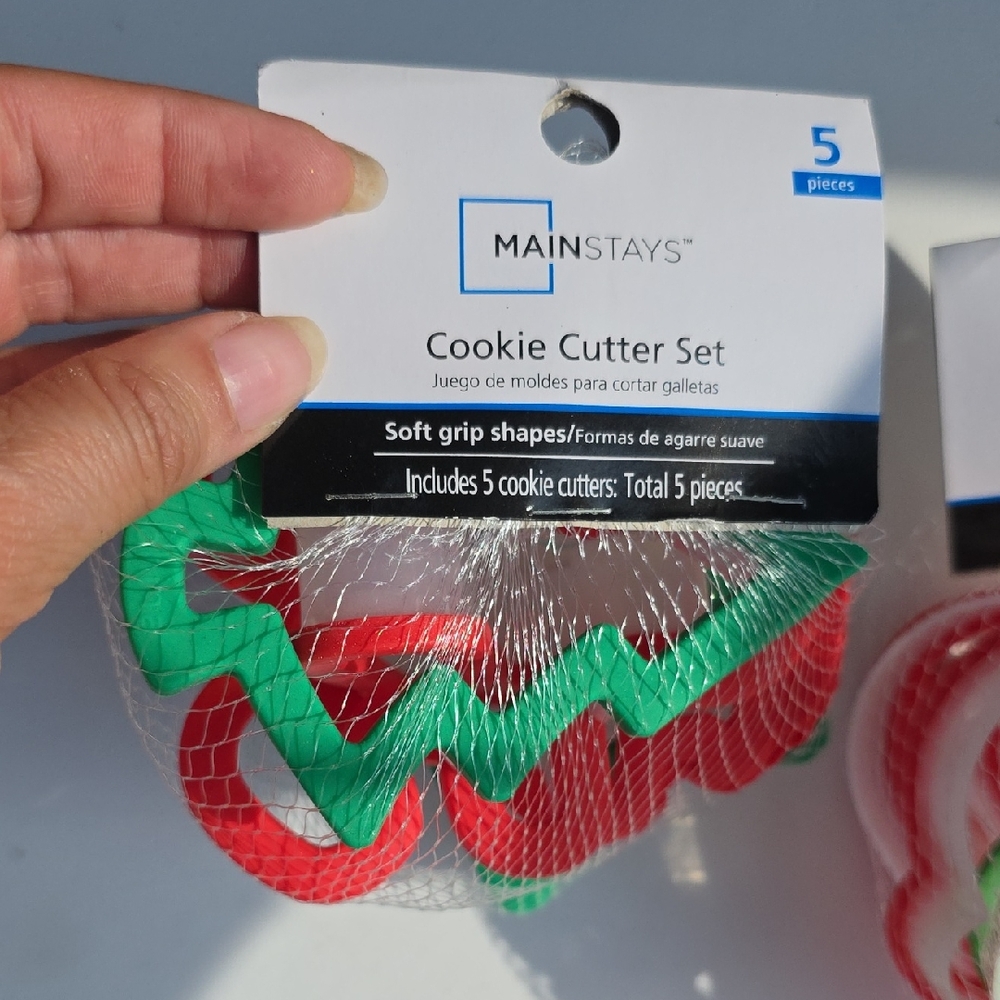 Holiday Cookie Cutter Set- 5 Piece NWT